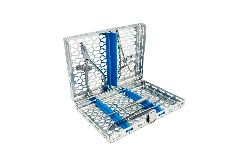 Galaxy lightweight steel washtray for 10 instruments, 18 x 14 x 3.4 cm, clip for scissors and pean.