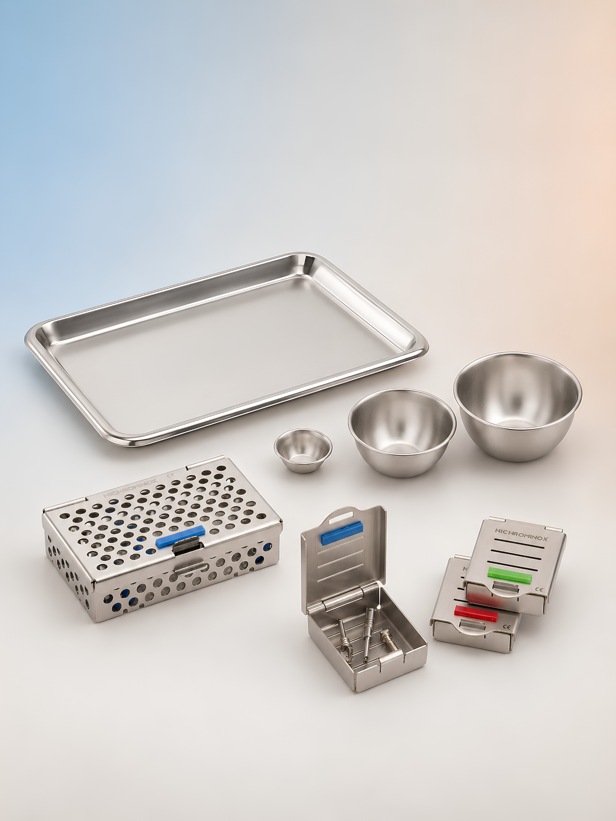 Stainless steel cassettes and trays